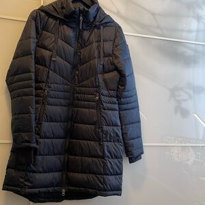 Lole  winter jacket. Black. Like new. Excellent condition.